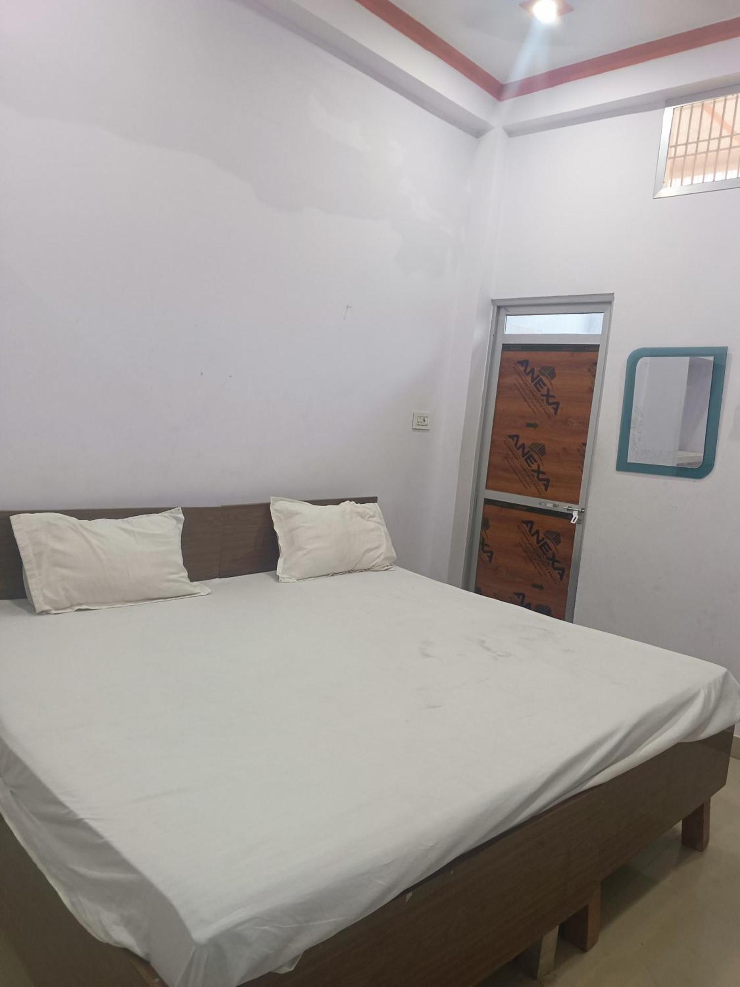 La Ayodhya Residency Hotel Kültér fotó