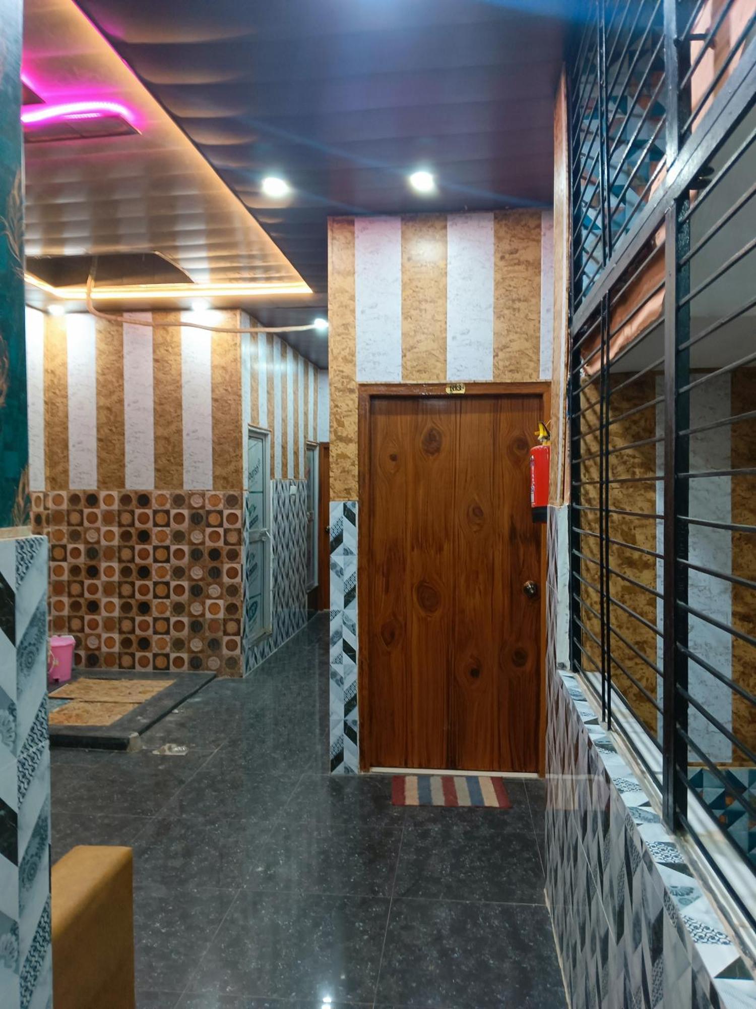 La Ayodhya Residency Hotel Kültér fotó
