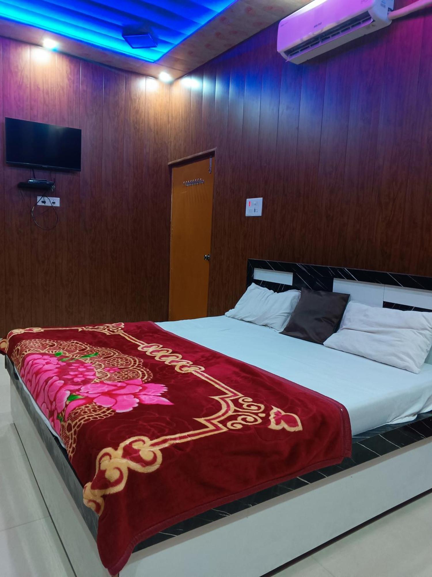 La Ayodhya Residency Hotel Kültér fotó
