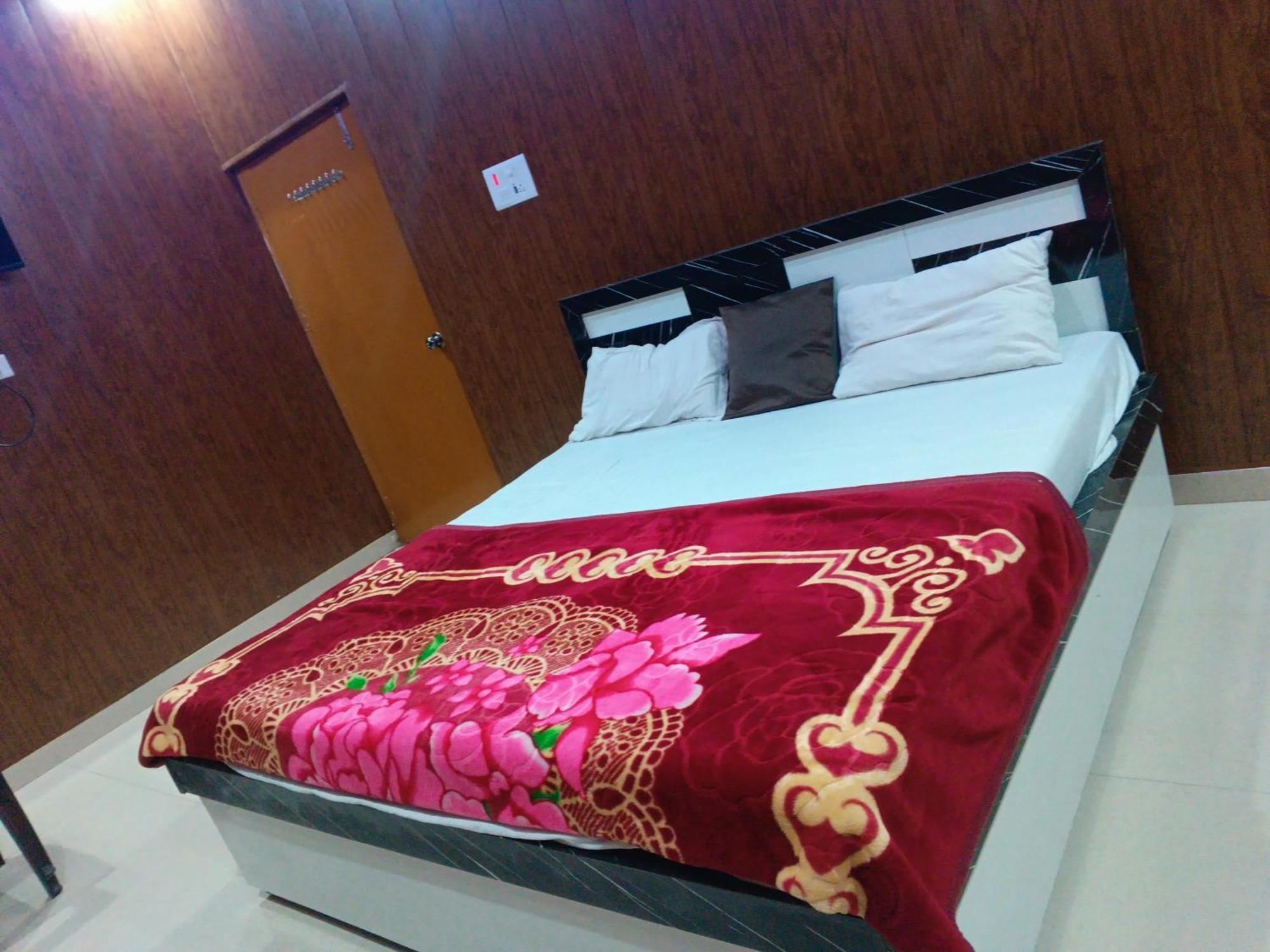 La Ayodhya Residency Hotel Kültér fotó