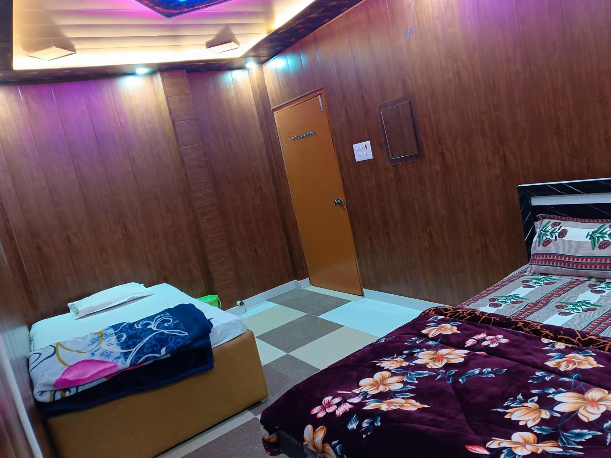La Ayodhya Residency Hotel Kültér fotó